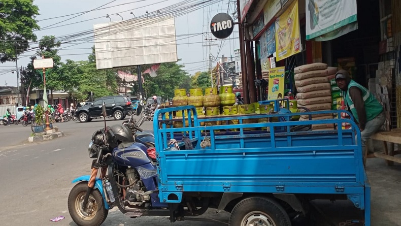 Pedagang Eceran di Malang Keluhkan Kelangkaan Stok LPG 3 Kg