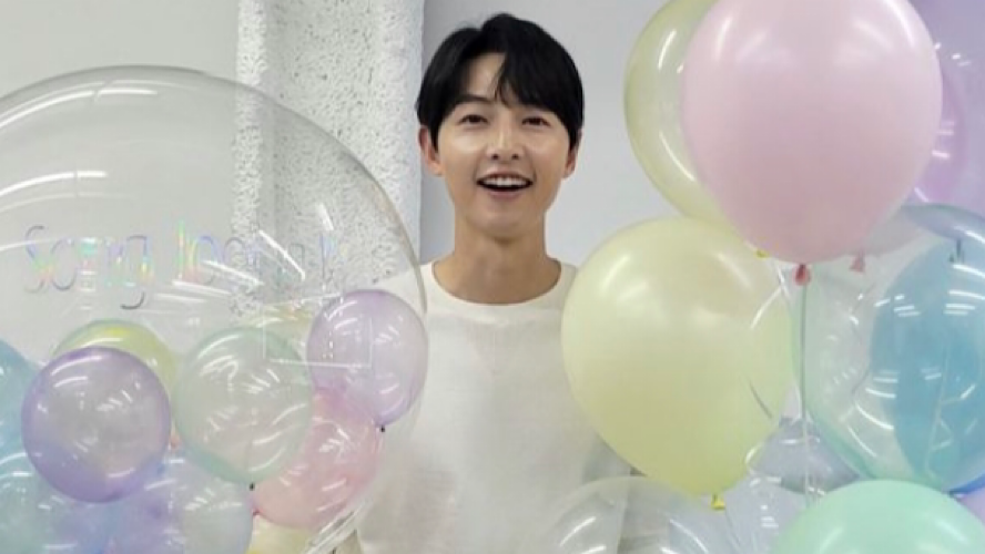 Song Joong Ki Resmi Jadi Ayah: Putra Kami Adalah Hadiah Paling Berharga