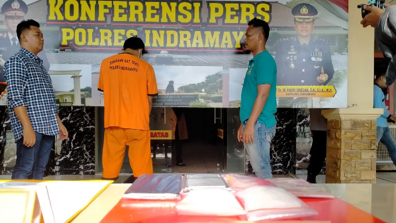 Pengedar Narkoba Ditangkap Polisi, Ngaku Bisnis Sabu Dikendalikan 1 Napi Lapas Indramayu