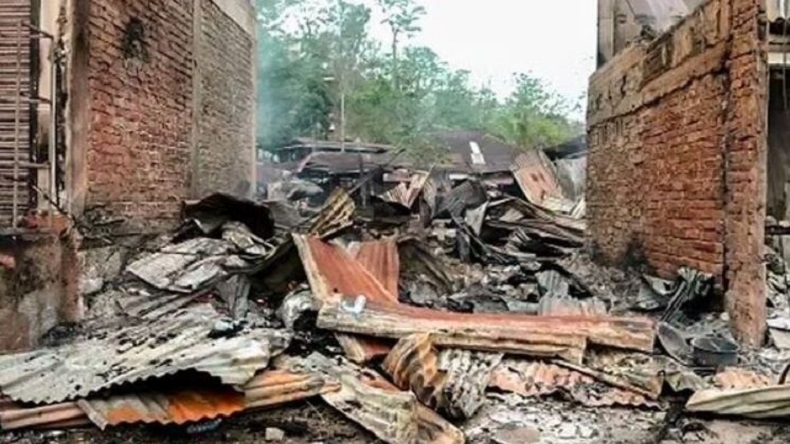 Rumah Menteri India Dibakar Massa Pascabentrokan Antaretnis
