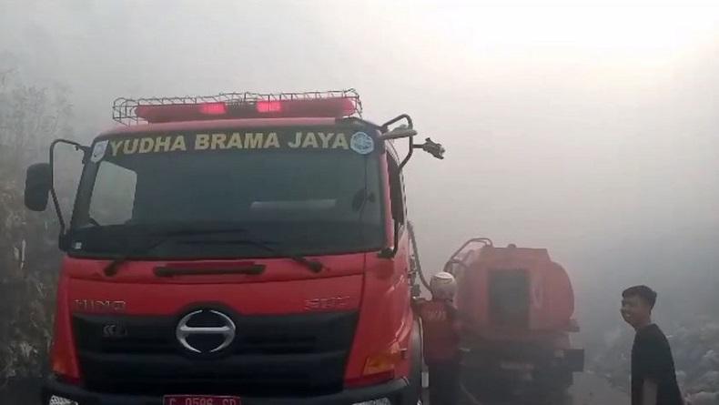 TPA Sampah di Pemalang Kebakaran, Warga Keluhkan Sesak Napas 
