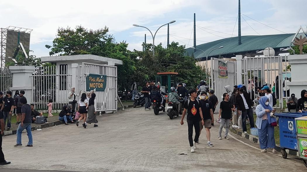 Ada Konser Malam Ini, Kawasan Sekitar Stadion Pakansari Bogor Macet