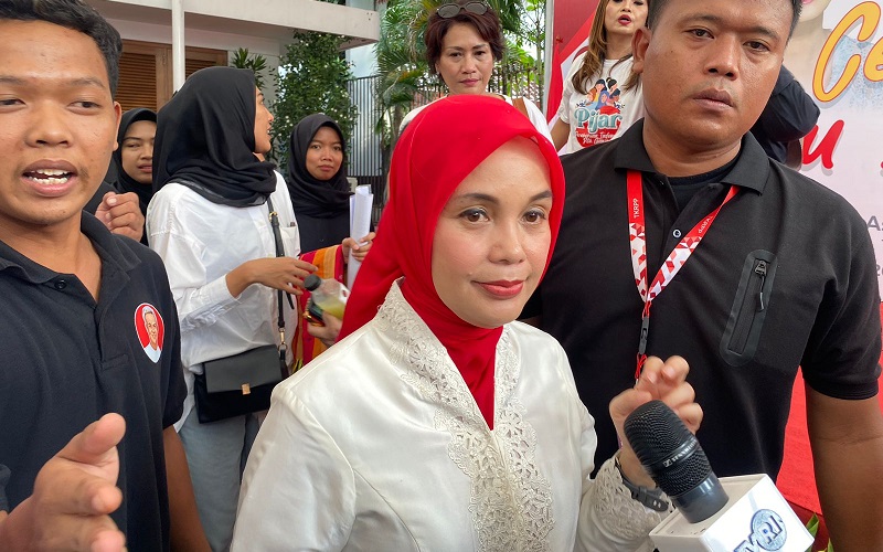 Siti Atikoh Luruskan Hoaks soal Ganjar-Mahfud: Sembako Murah dan Beasiswa Tak Dihentikan