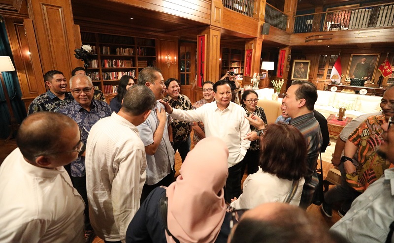 Minggu Santai, Prabowo Ngopi Bareng Pemimpin Redaksi Media Nasional di Hambalang