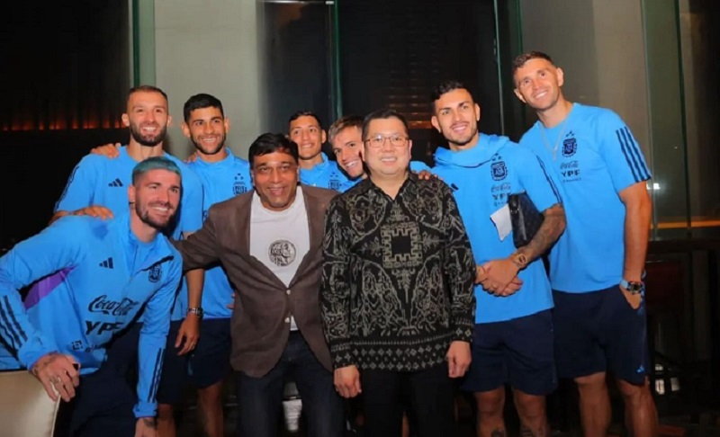 Hary Tanoe Foto Bersama Pemain Argentina, Ada Rodrigo De Paul dan Emi Martinez