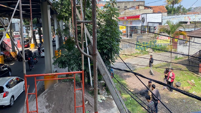 Kabel Semrawut di Skywalk Cihampelas Bandung Ditertibkan, Provider Ditenggat 1 Bulan