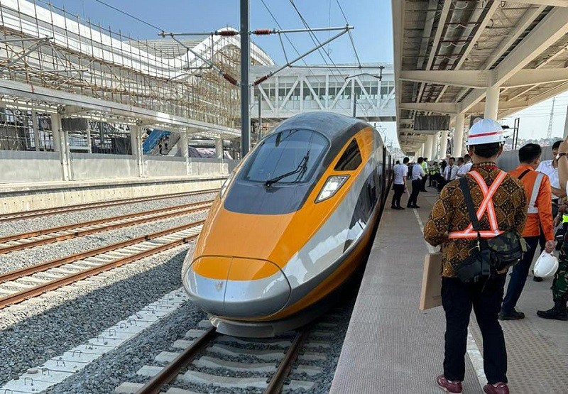 Bakal Uji Coba Gratis 18 Agustus, Progres Kereta Cepat Jakarta-Bandung Sudah 92 Persen