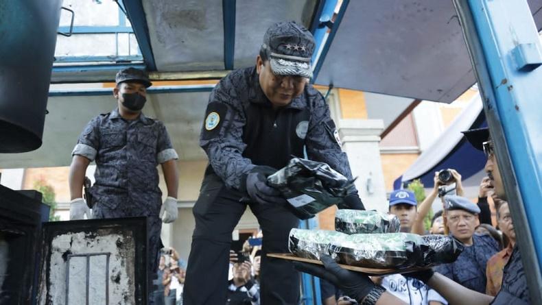 BNN Musnahkan Sabu, Heroin dan Ganja Seberat 124 Kg yang Akan Dikirim ke Bali