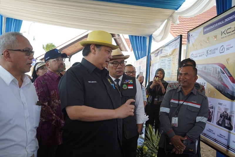 Kunjungi Jalan Tol Cisumdawu dan Kota Sumedang, Menko Airlangga: Dongkrak Pertumbuhan Ekonomi  