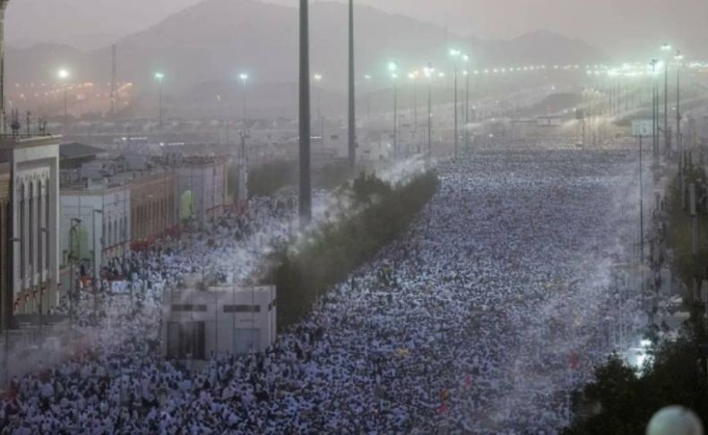 Merinding, Penampakan Lautan Putih Jutaan Jemaah Haji Bergerak ke Muzdalifah