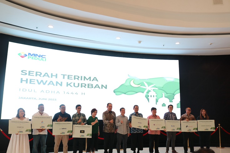 MNC Finance dan Mitra Rekanan Salurkan Hewan Kurban