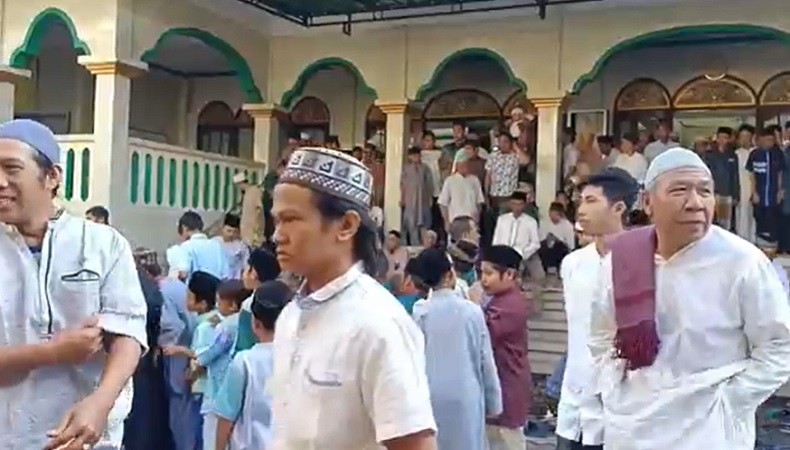 Ratusan Muslim di Karangasem Bali Sholat Idul Adha di Masjid Ibnu Sina