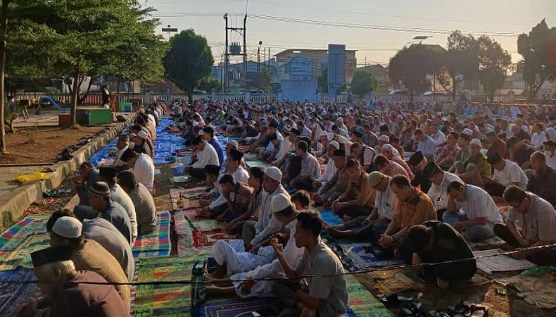 Takbir Bergema, Warga Muhammadiyah Bandarlampung Sholat Idul Adha di Lapangan Kalpataru Kemiling