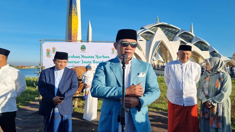 Aher Sumbangkan 1.000 Alquran untuk Masjid Al Jabbar, Ridwan Kamil: Hatur Nuhun