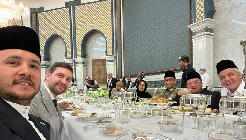 Momen Sejuk Ganjar dan Anies di Makkah, Ustaz Yusuf Mansur: Gak Ada Politik-politikan, Semua karena Allah