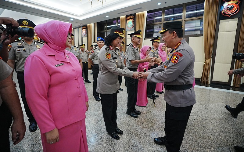 Kapolri Sematkan Tanda Kehormatan Bintang Bhayangkara Pratama untuk 22 Pati, Ini Daftarnya