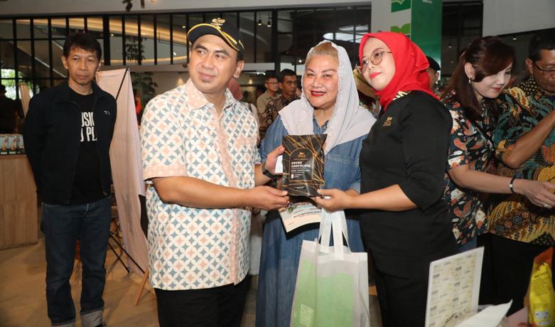  Gus Yasin: Pemerintah Dukung Investor untuk Membangun Roda Perekonomian Baru di Jateng