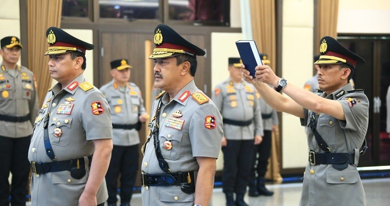 Momen Kapolri Lantik Komjen Agus Andrianto Jadi Wakapolri 