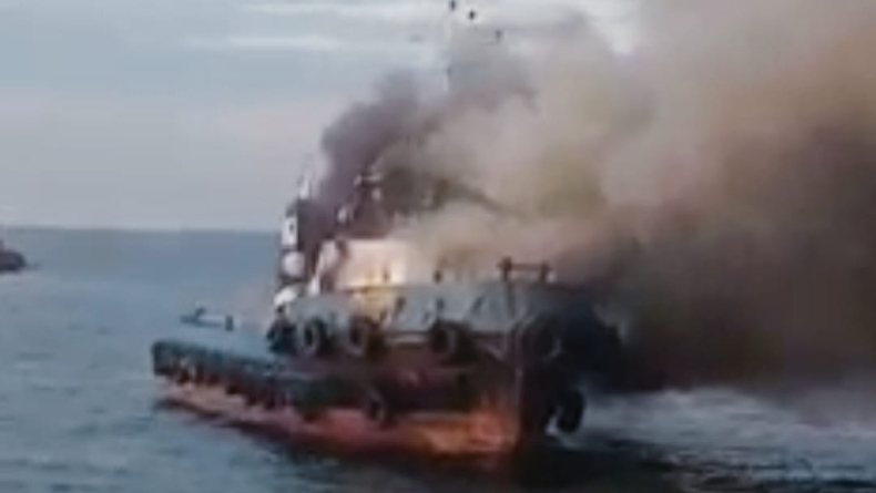 Kapal Tugboat Terbakar di Selat Bangka, 10 Kru Dievakuasi