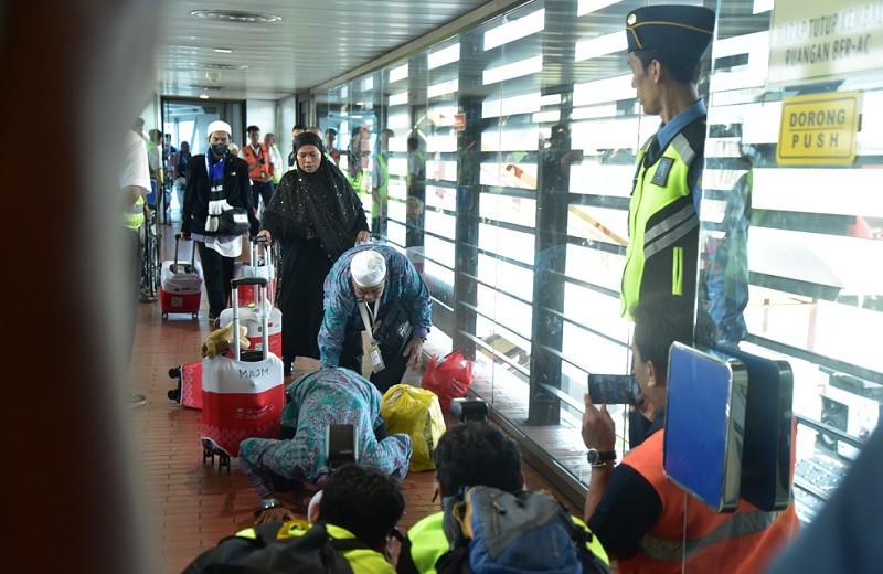 Kedatangan Jemaah Haji Berlangsung 1 Bulan, Kloter I Tiba di Bandara Soetta Hari Ini   