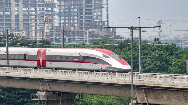 Yuk, Intip Interior Kereta Cepat Jakarta-Bandung yang Dijuluki Komodo Merah 