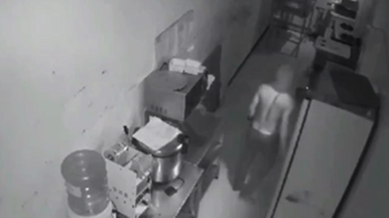 Terekam CCTV Gondol Uang di Restoran, Pemuda Asal Padang Dijemput Polisi