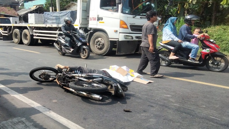 Kecelakaan di Sukabumi, Pemotor Lansia Tewas Terlindas Truk Fuso