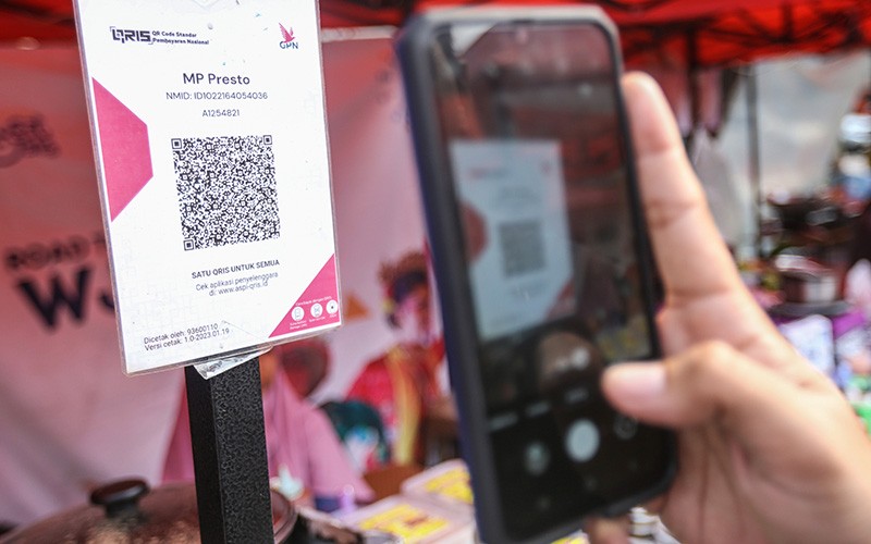 Belanja di Singapura Bisa Pakai QRIS Mulai Bulan Depan