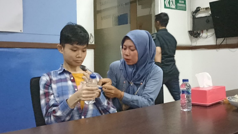 Pemuda Idap Down Syndrome asal Taiwan Dideportasi usai Dirawat TKW di Karawang