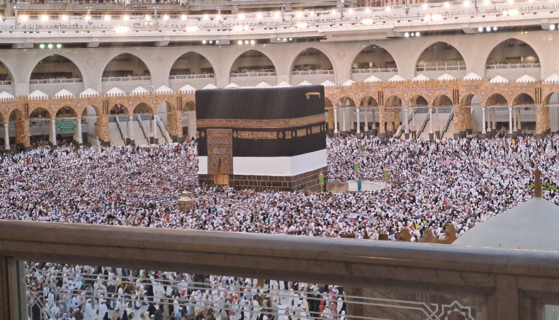 Cuaca Panas, Jemaah Haji Diimbau Tak Salat Jumat di Masjidil Haram