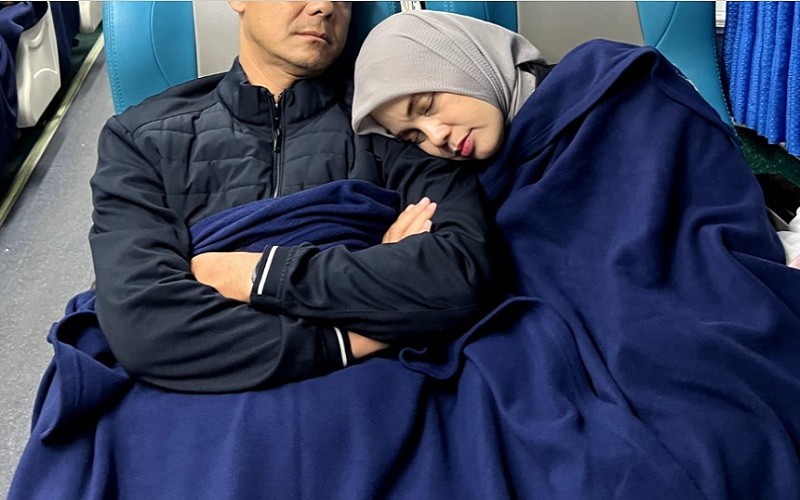 Potret Ganjar Pranowo Mesra dengan Siti Atikoh, Bahu Jadi Sandaran Istri Tercinta