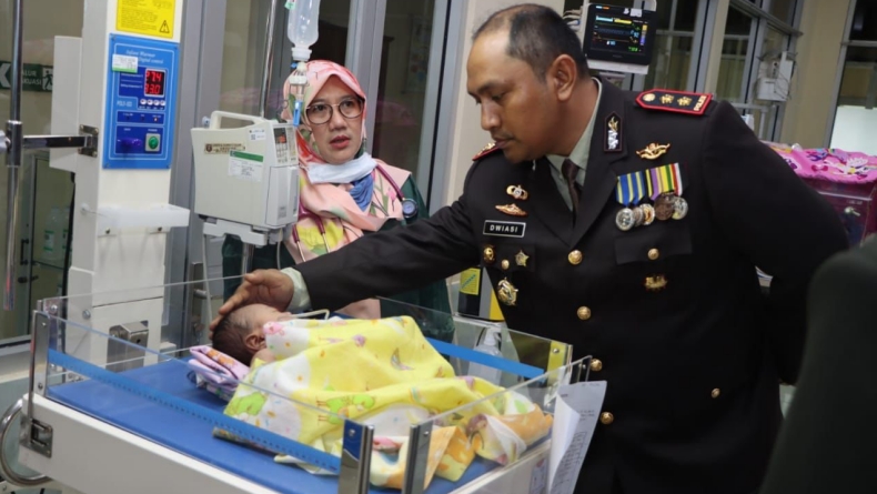 Bayi Perempuan Ditemukan di Kolong Jembatan, Polres Ngawi Cari Tahu Sang Ibu 