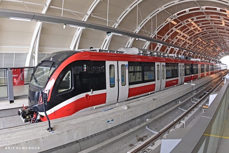 Erick Thohir Sebut Pintu Kereta dan Akses LRT Jabodebek Belum Sinkron, Ini Sebabnya