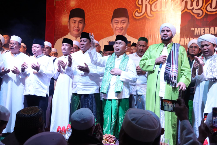 Rayakan HUT ke-66 bersama Masyarakat, Pemprov Gelar Kalteng Bershalawat