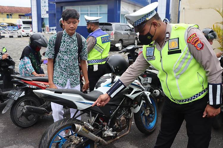 Tekan Kecelakaan dan Pelanggaran Lalu Lintas, Polres Bantul Gelar Operasi Patuh Progo 2023