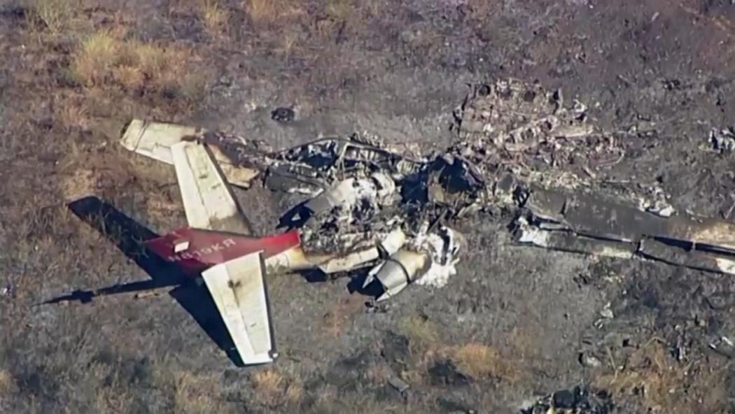 Pesawat Jet Jatuh dan Terbakar dekat Los Angeles, Semua Penumpang Tewas