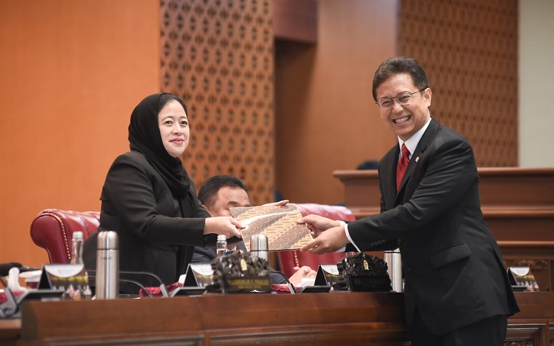 UU Kesehatan Disahkan, Ketua DPR Pastikan Hak-Hak Nakes Tak Akan Hilang