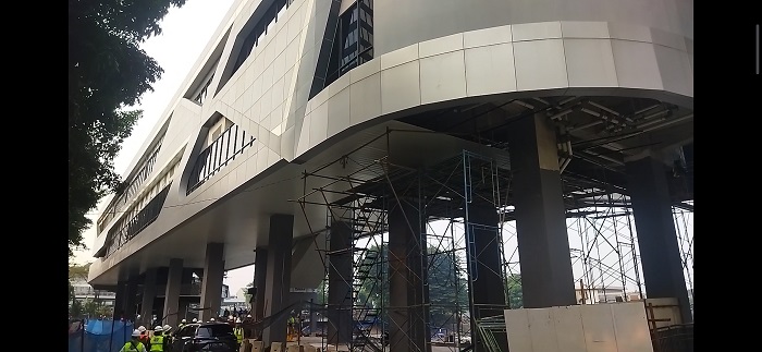 Jembatan Penyeberangan Multiguna Dukuh Atas Bakal Rampung 31 Juli 2023
