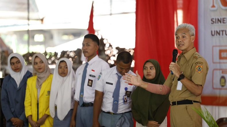Pengamat Apresiasi Ganjar Berhentikan Kepala SMKN 1 Sale karena Pungli: Bagus