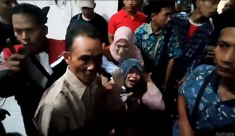 Pembunuh Siswi SMP Mojokerto Divonis 7,5 Tahun, Keluarga Tak Terima hingga Berujung Ricuh