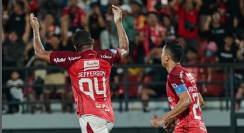 Hasil Liga 1: Bali United Bungkam Persebaya, Privat Mbarga On Fire