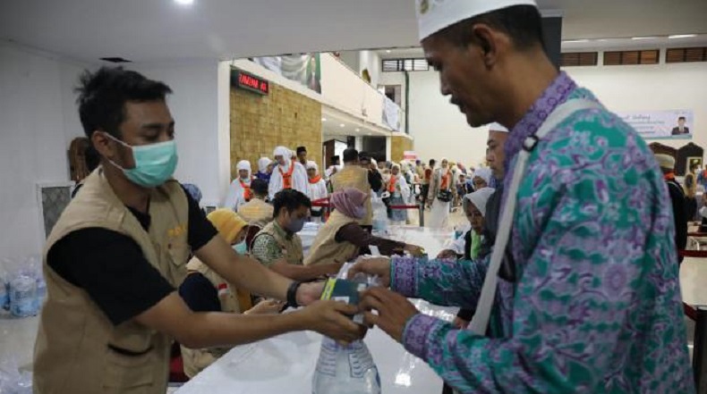 Ingat, Jemaah Haji Mau Ambil 5 Liter Tambahan Air Zamzam Harus Pakai Paspor