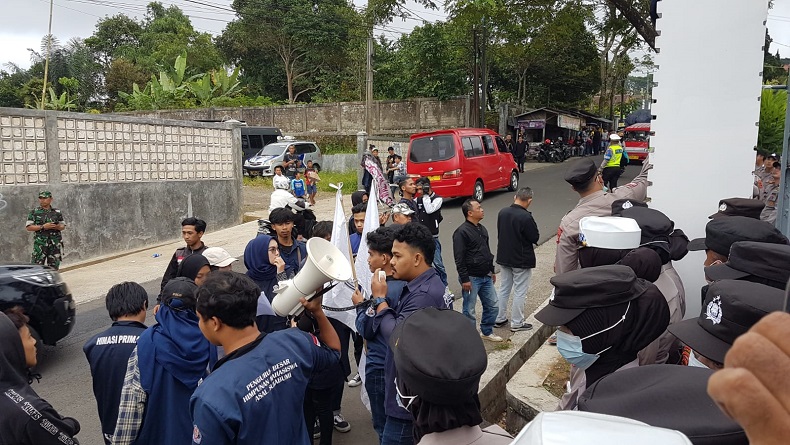 Dianggap Gagal Urus PPDB, Kepala KCD Pendidikan Wilayah V Sukabumi Dituntut Mundur