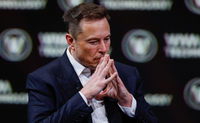 Elon Musk Sebut AS Munafik karena Kirim Bom Klaster ke Ukraina
