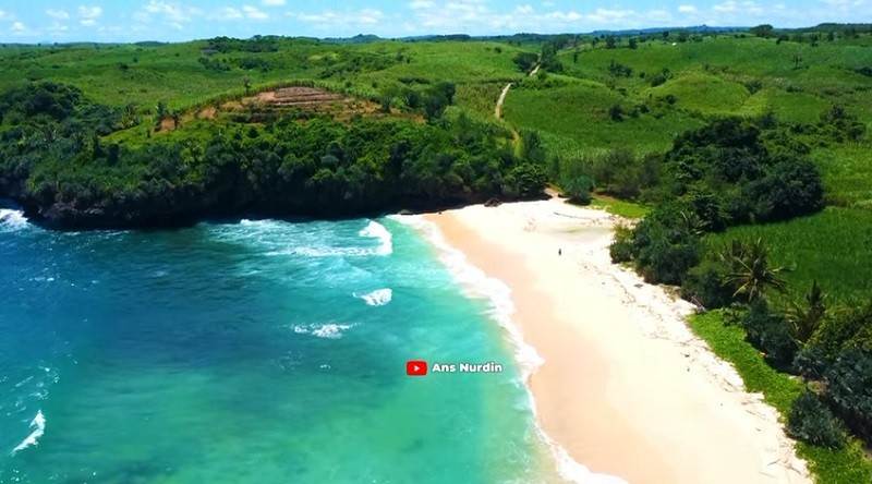 Surga Indah Tersembunyi di Blitar, Singgah ke Pantai Pudak seperti Punya Pulau Pribadi