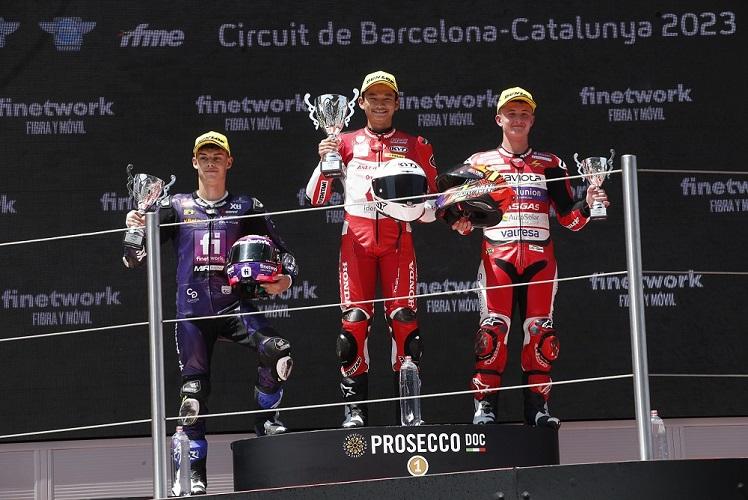 Pembalap Purworejo Fadillah Arbi Juara di FIM JuniorGP Barcelona, Ukir Sejarah untuk Indonesia