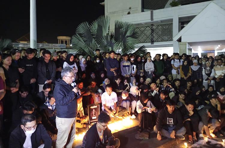 Ratusan Mahasiswa UMY Gelar Doa Bersama untuk Korban Mutilasi di Sleman