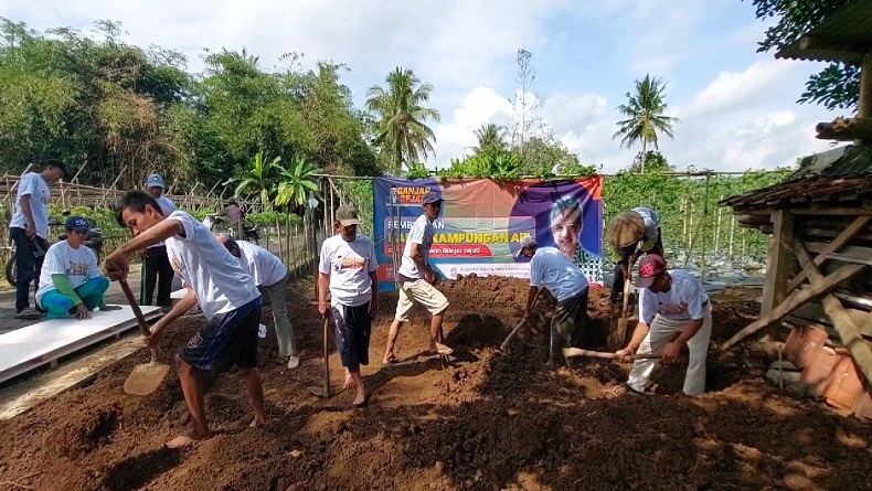 Ganjar Sejati Bangun Bak Penampungan Air untuk Petani di Kota Banjar
