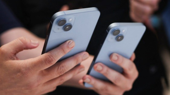 Kementerian Digital Rusia Larang Pegawai Pakai iPhone dan iPad untuk Kerja