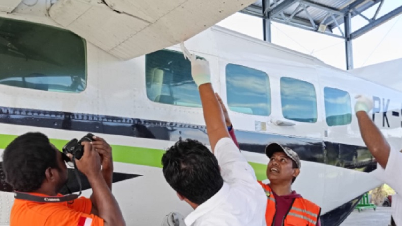 Olah TKP Pesawat Caravan PK-SNO Ditembaki KKB, Polres Nabire Temukan 4 Lubang Bekas Peluru